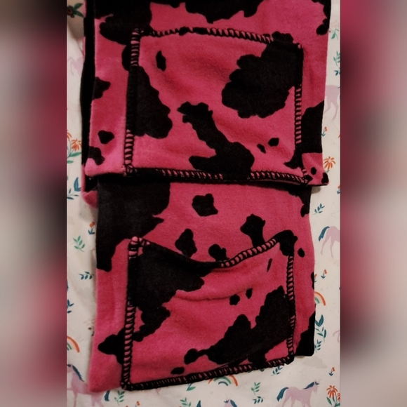 EUC Vintage Y2K Danielle Meucci Pink Cow Wool Casual Winter Snow Scarf w/ Pocket - Picture 3 of 10